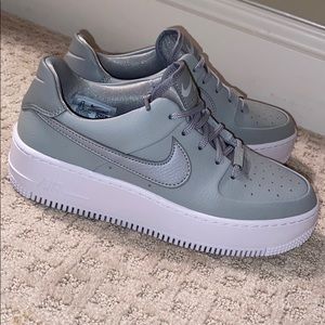 size 8.5 grey nike air force ones